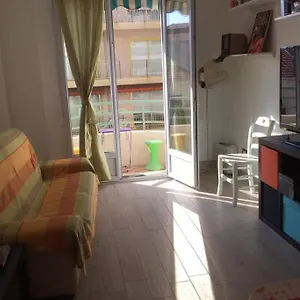  Appartamento Grand F2 60mq Centre Antibes, Proche Plages, Commerces, 2 Balcons, Parking, Train, Bus, Deco Vintage, Pet Friendly