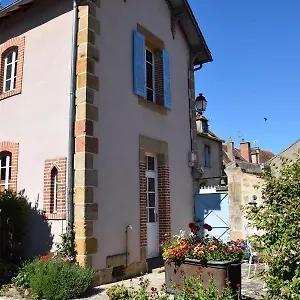 https://2-rue-du-globe.hotels-rhonealpes.com