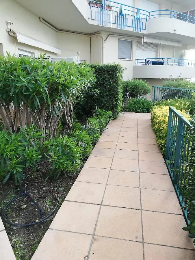 Antibes T2 Vue Mer 48M2 Terrasse Parking Piscine Plage 0*,  Franciaország